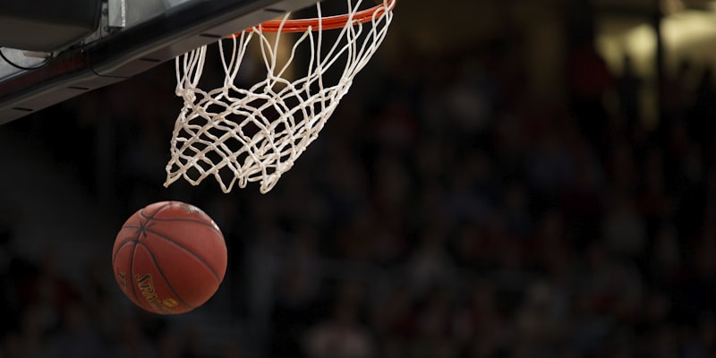 NBA季后赛湖人队与勇士队篮球比赛预告图片